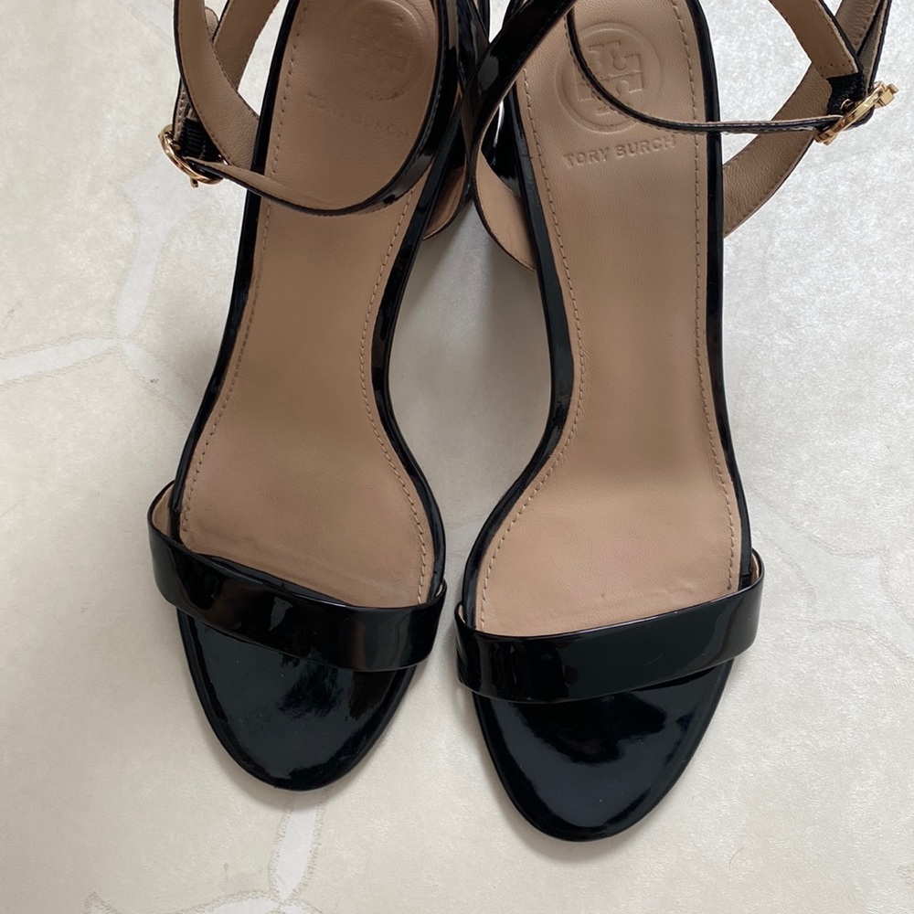 Tory Burch Elizabeth Black Patent Leather Chunky Block Strappy  Ankle Wrap Heels